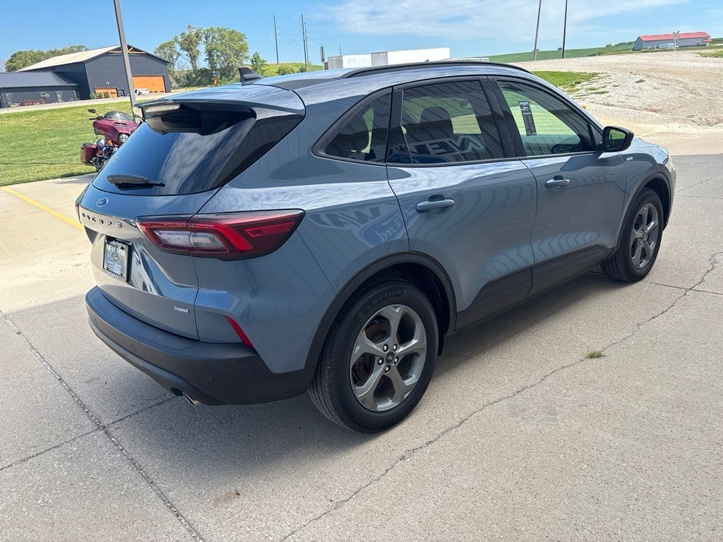 Used 2025 Ford Escape Hybrid ST-Line SUV