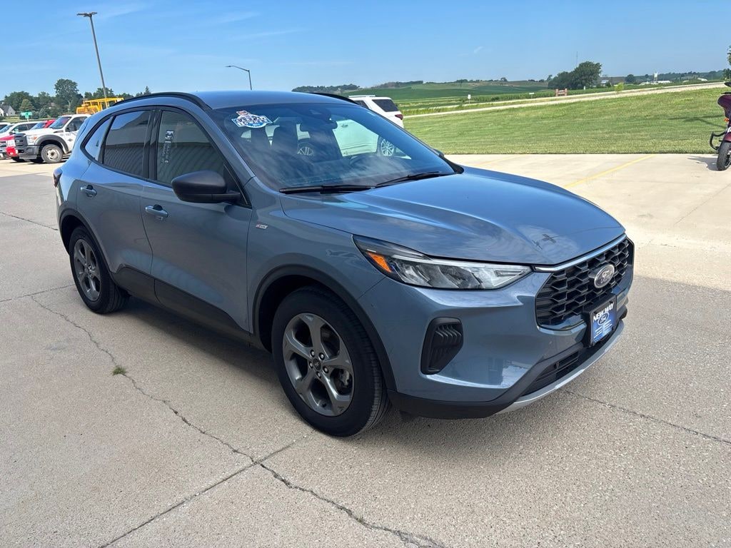 Used 2025 Ford Escape Hybrid ST-Line SUV