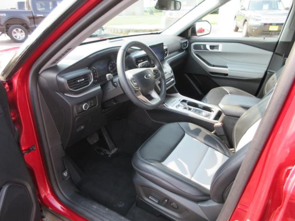 Certified 2024 Ford Explorer XLT SUV