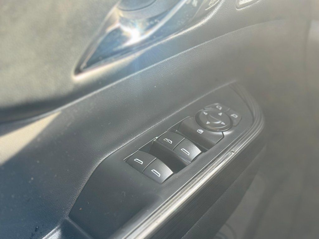 2017 GMC Acadia SLT-2 - Photo 25