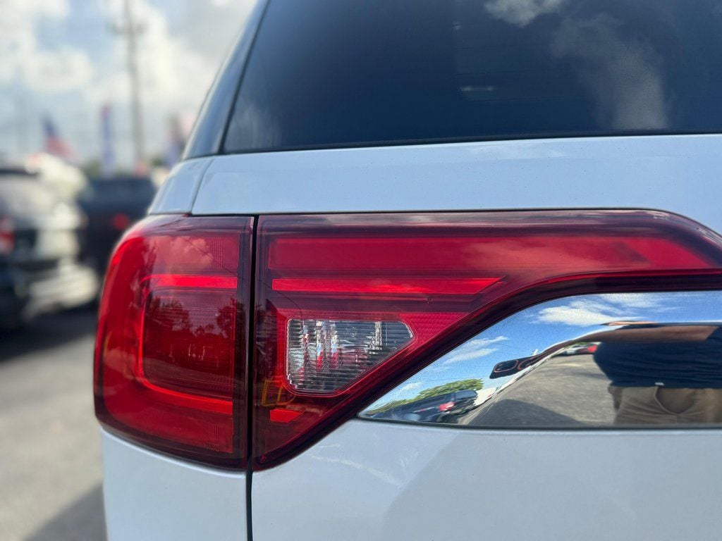 2017 GMC Acadia SLT-2 - Photo 11
