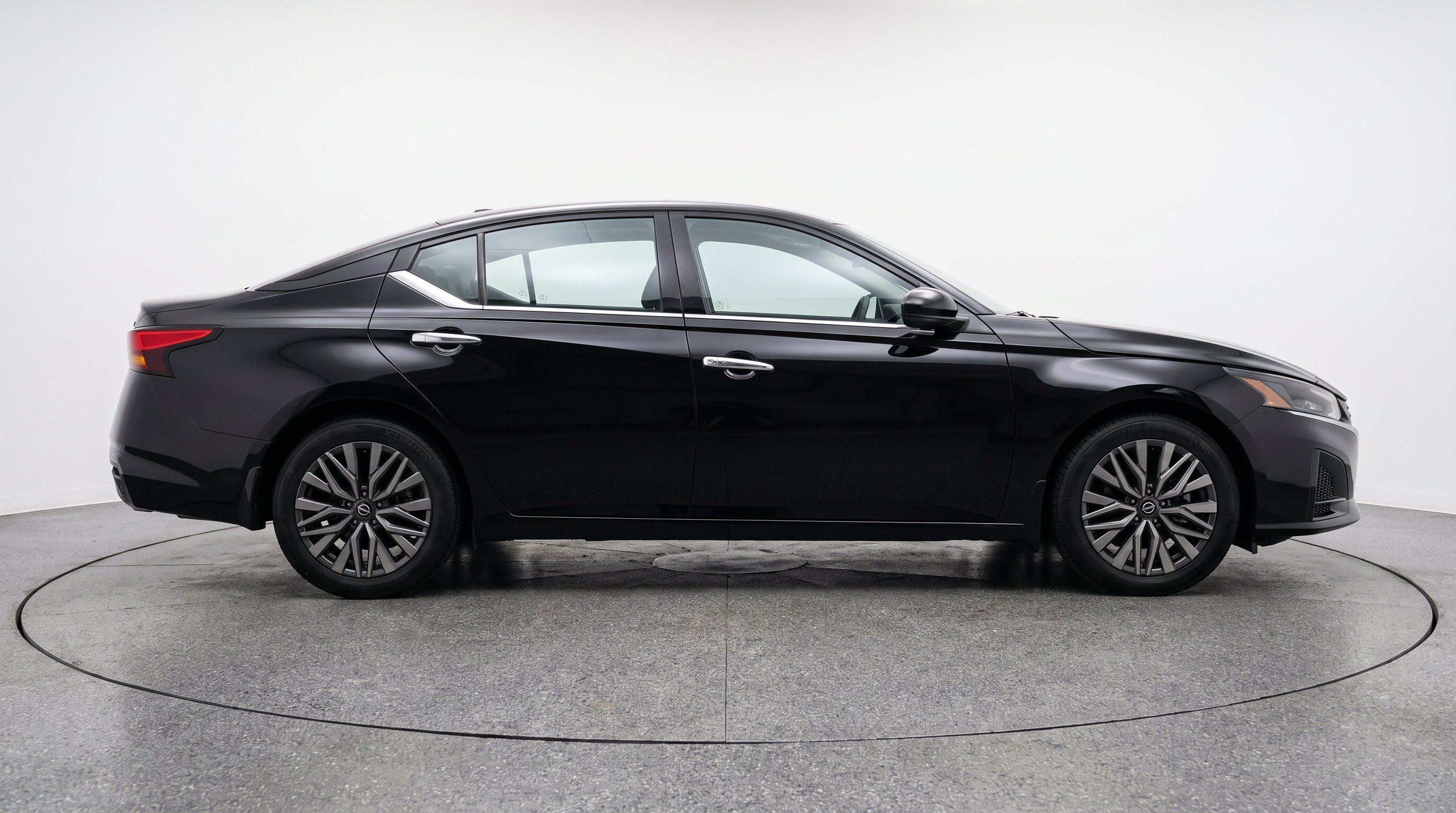 Thumbnail: 2025 Nissan Altima - 10