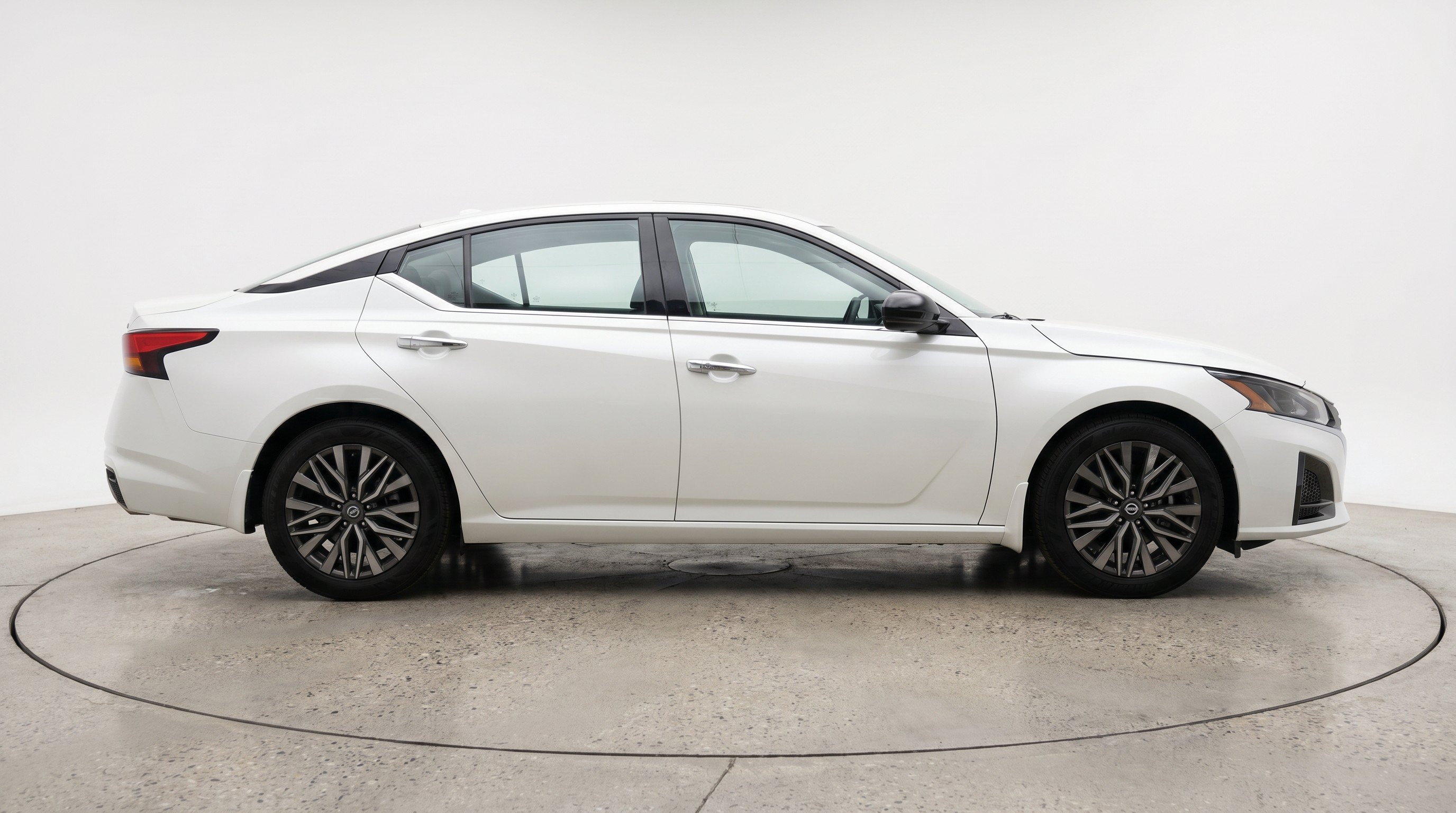 Thumbnail: 2025 Nissan Altima - 10