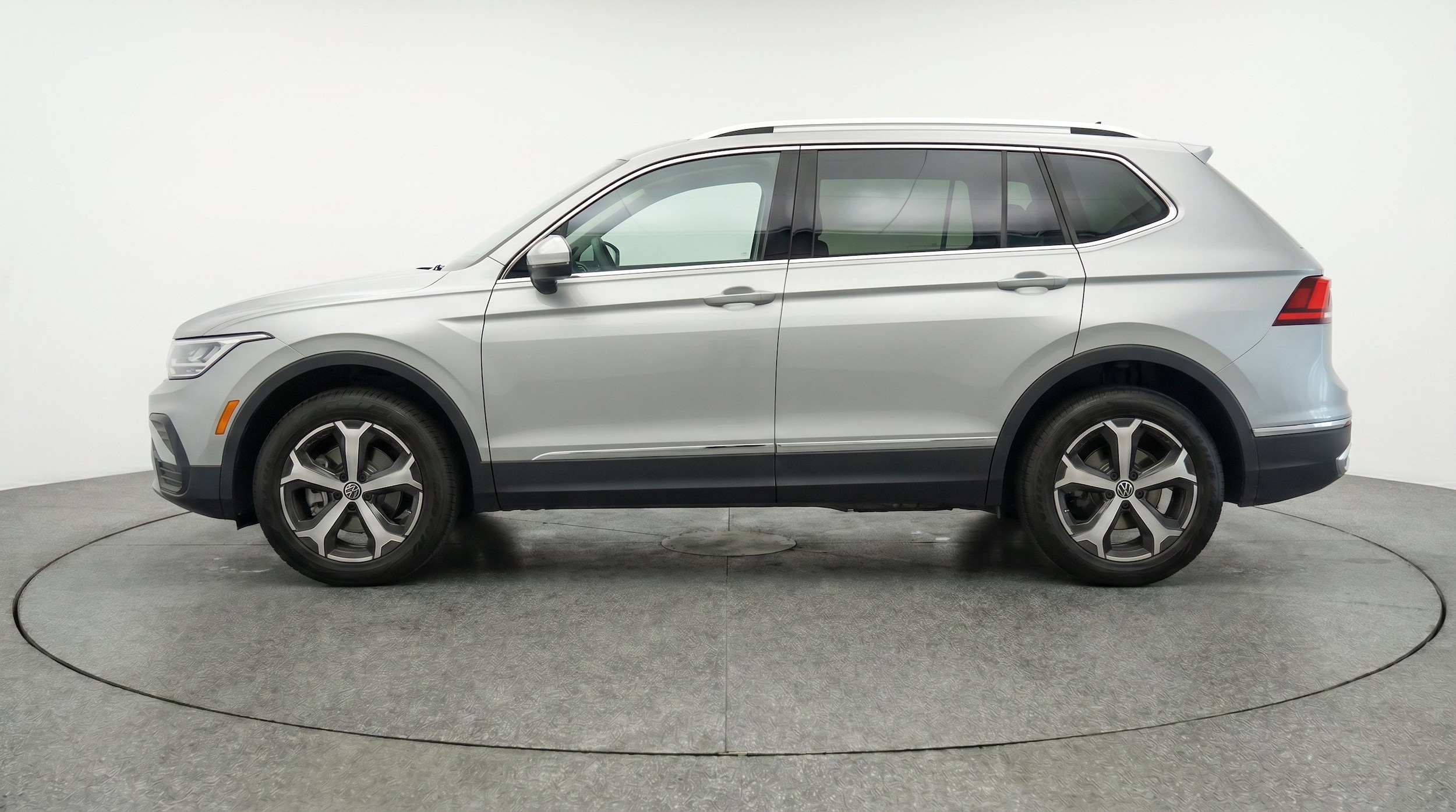 Thumbnail: 2026 Volkswagen Tiguan - 5