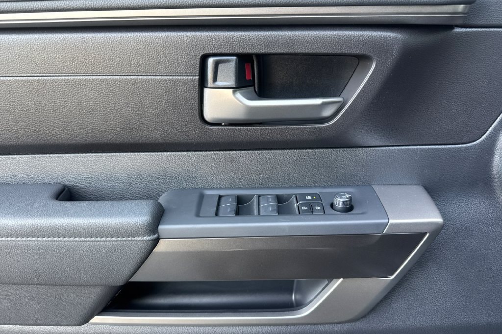2026 Toyota Tundra SR5 - Photo 8