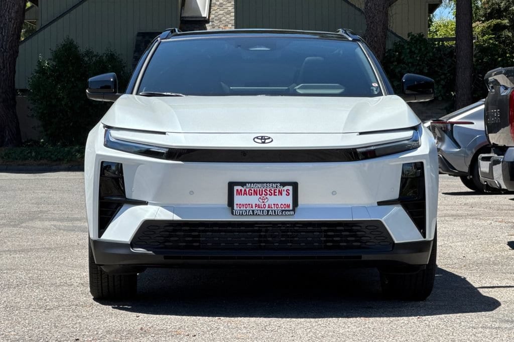 New 2026 Toyota C-HR XSE SUV