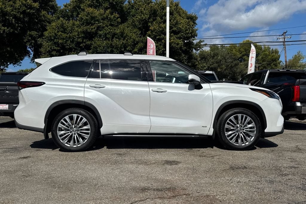 Certified 2026 Toyota Highlander Hybrid Platinum Sport Utility