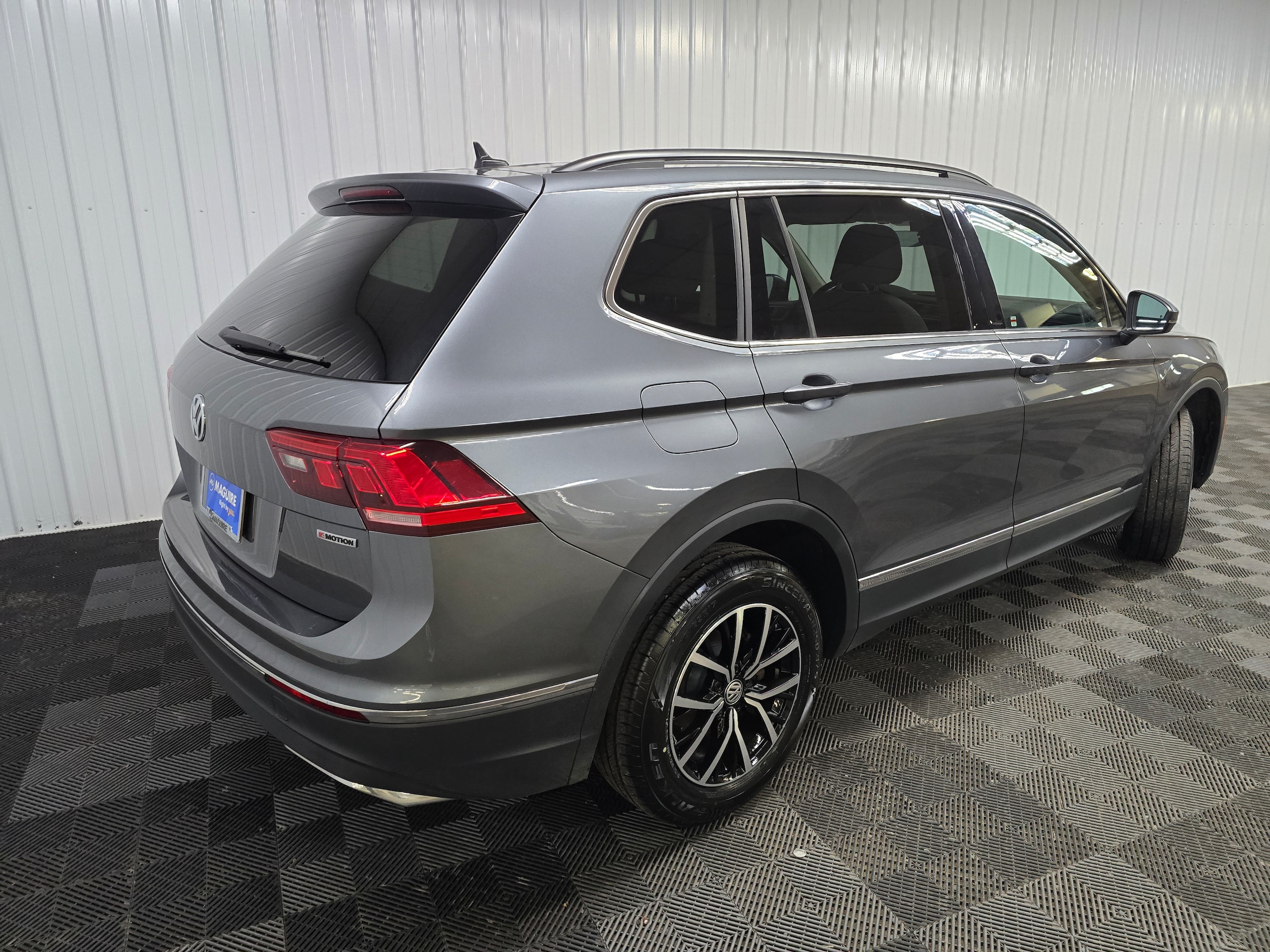 2021 Volkswagen Tiguan SE - Photo 12