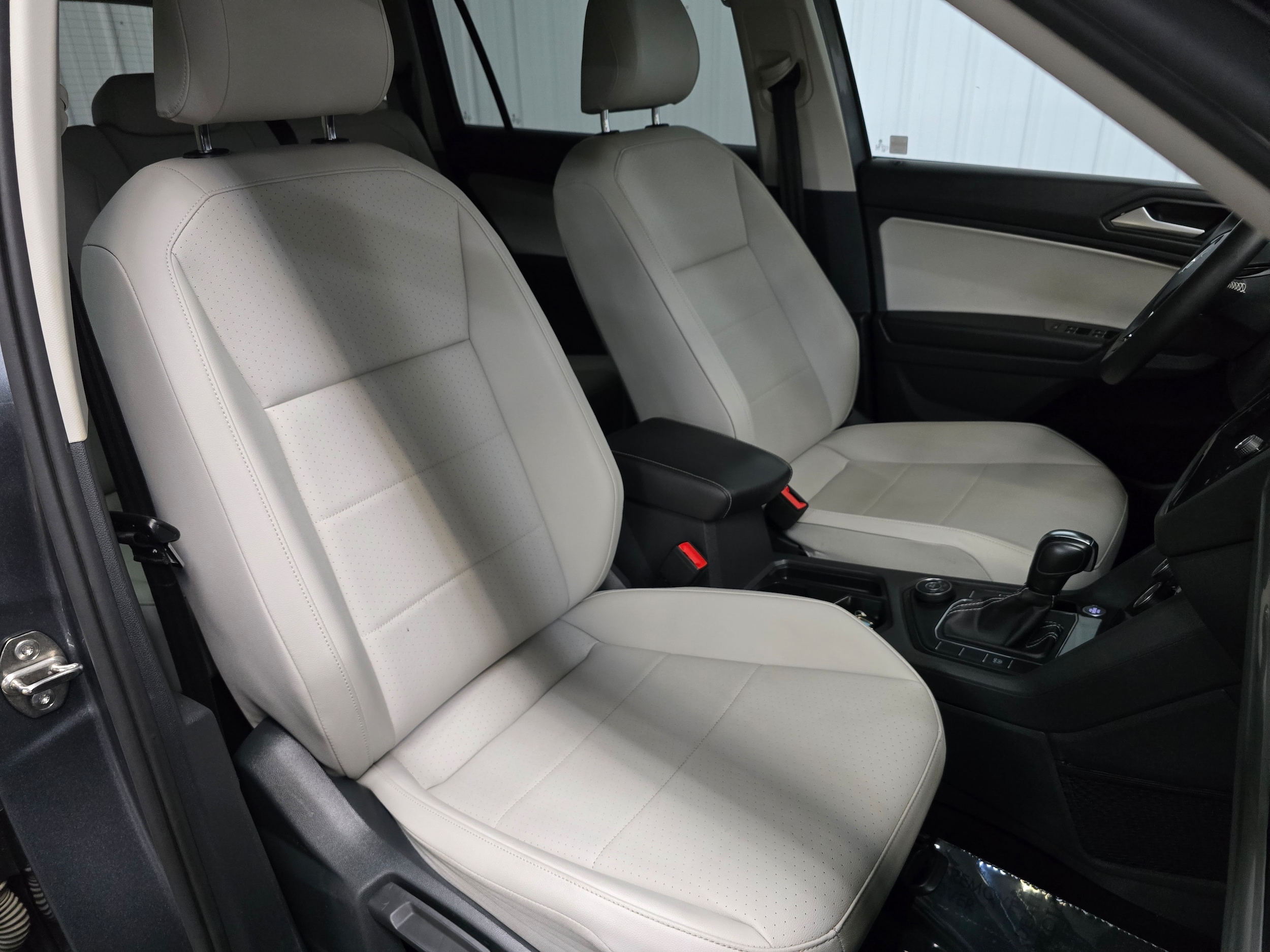 2021 Volkswagen Tiguan SE - Photo 23