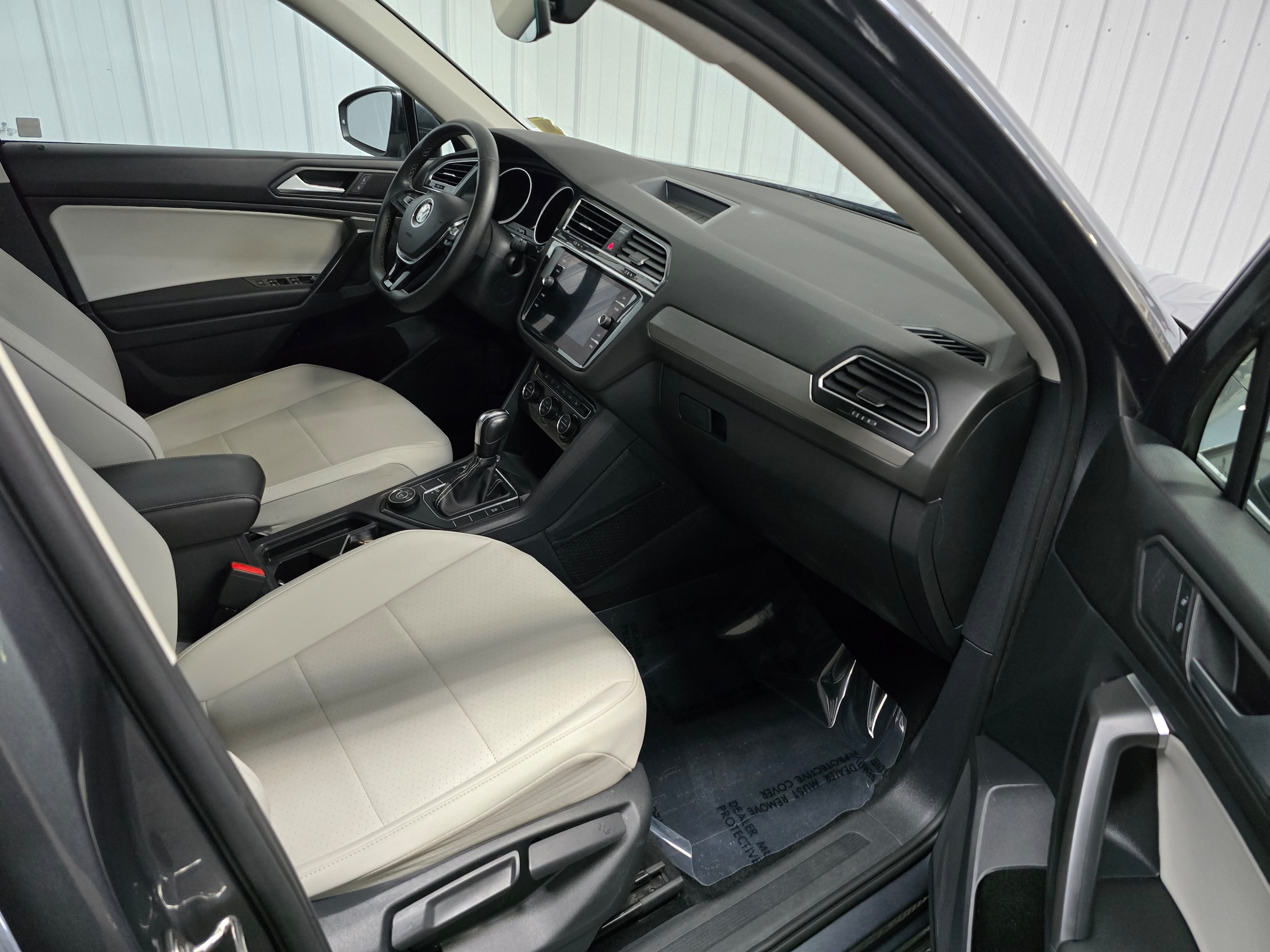 2021 Volkswagen Tiguan SE - Photo 24