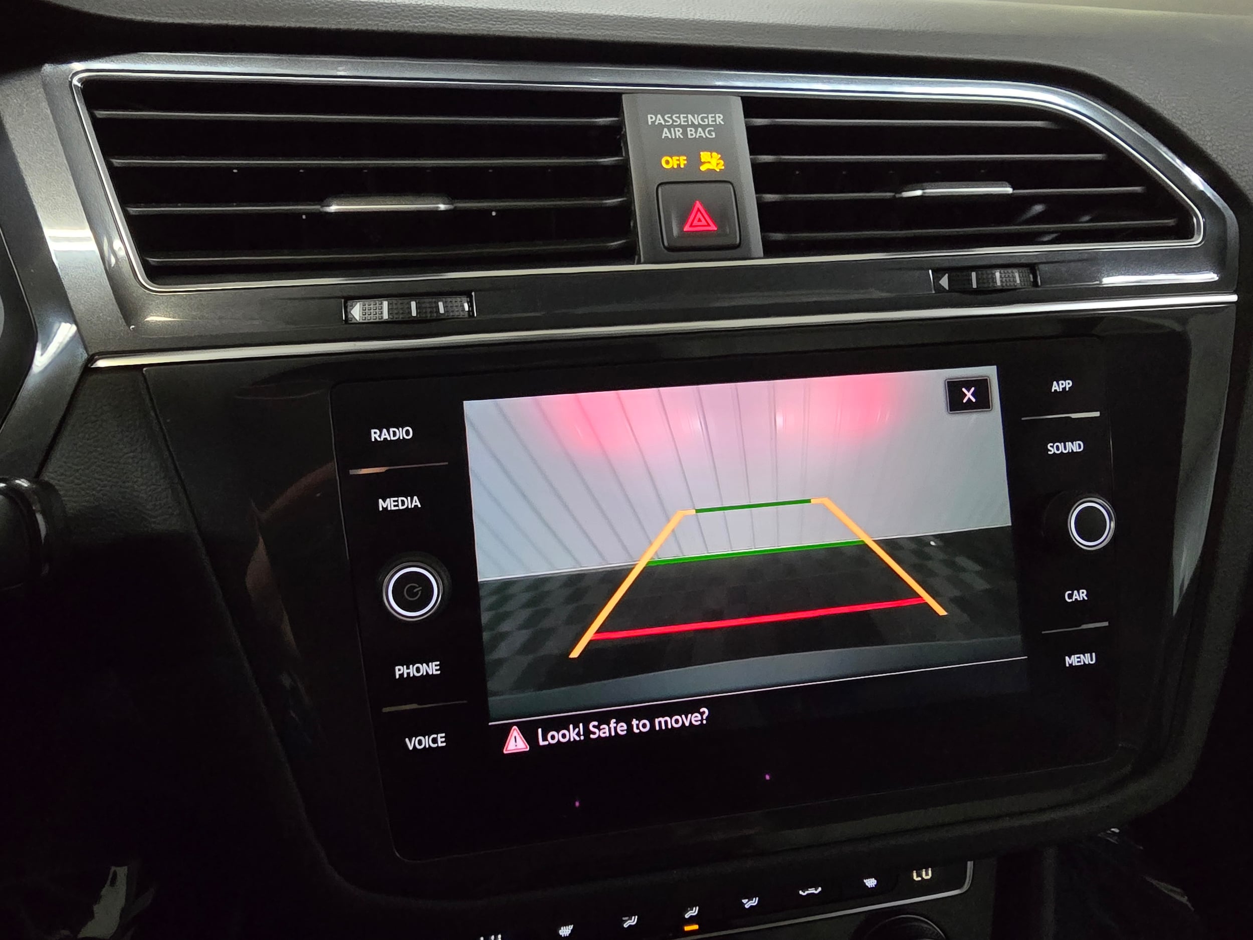 2021 Volkswagen Tiguan SE - Photo 30