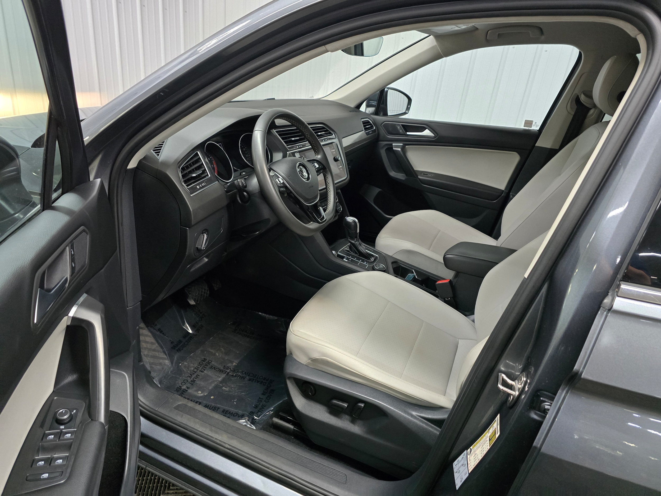 2021 Volkswagen Tiguan SE - Photo 17
