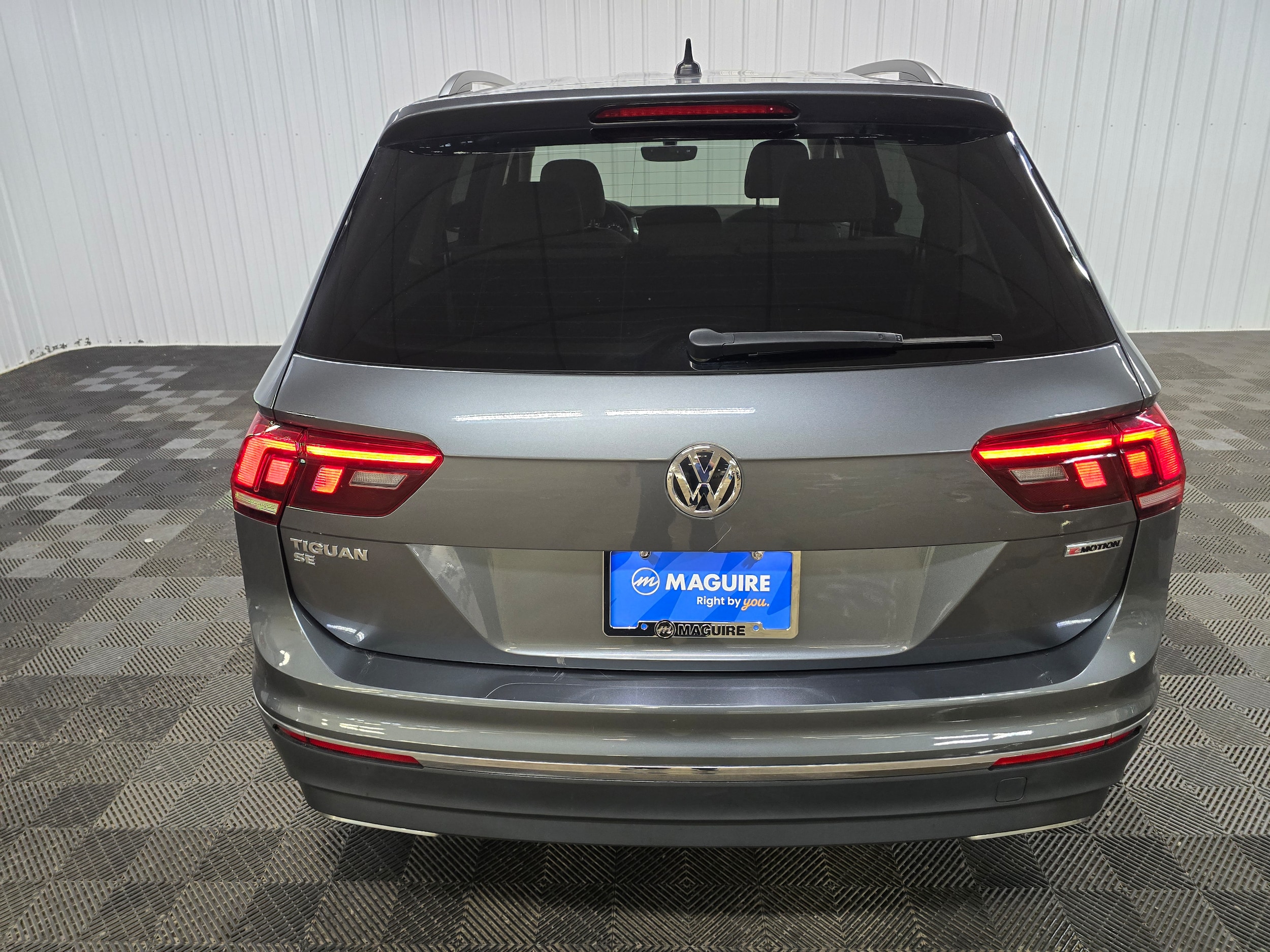 2021 Volkswagen Tiguan SE - Photo 11