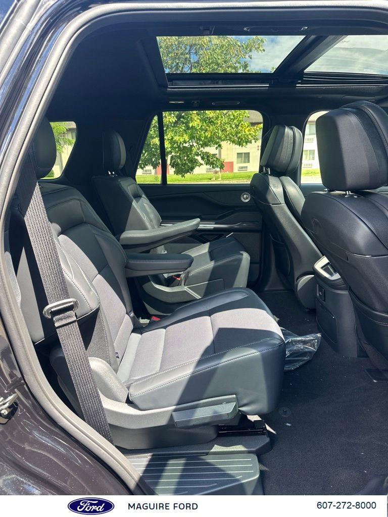 2027 Lincoln Navigator Reserve - Photo 13