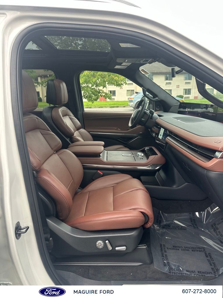 2027 Lincoln Navigator Reserve - Photo 13