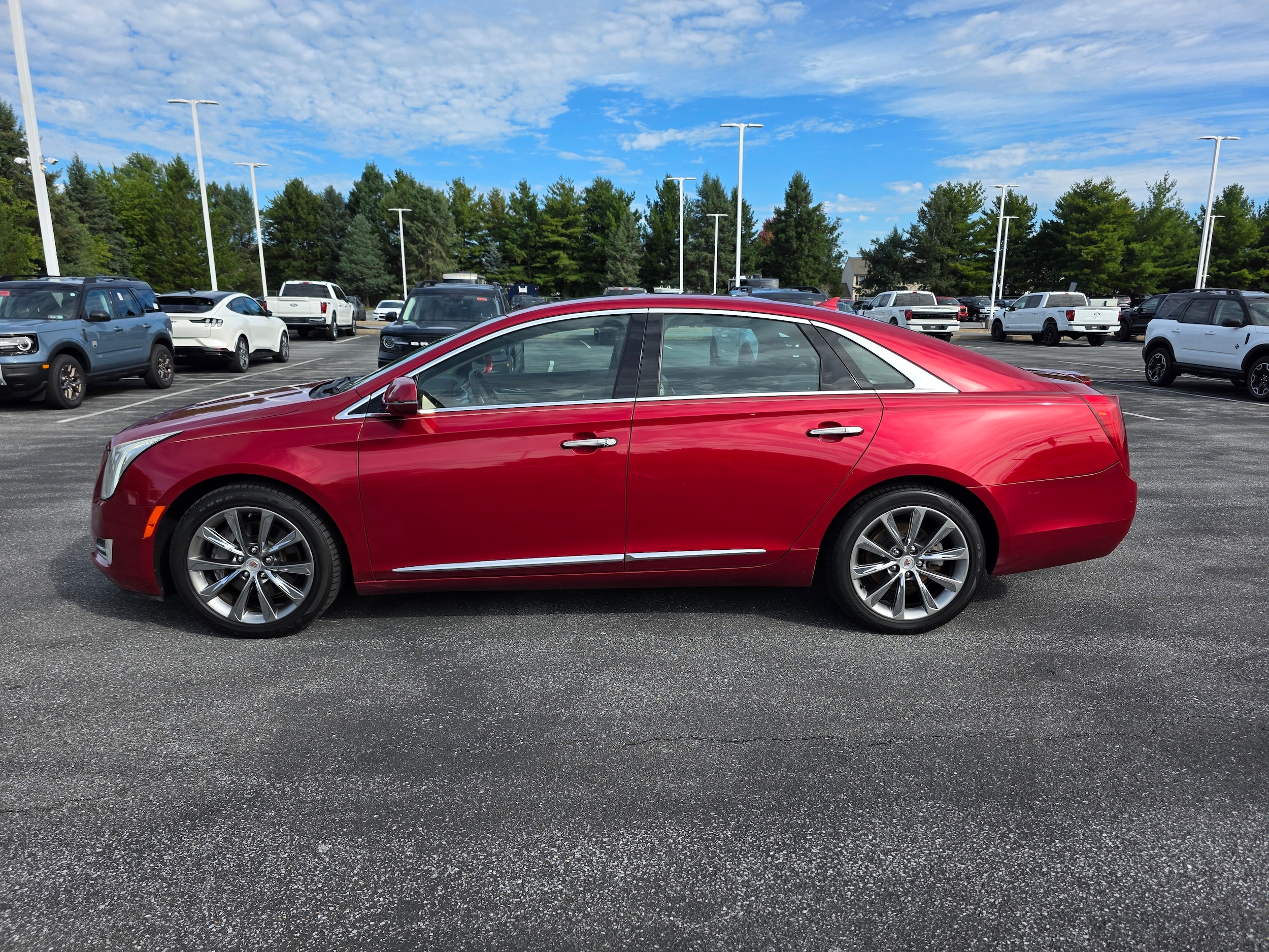 Used 2013 Cadillac XTS Luxury Collection with VIN 2G61R5S34D9195663 for sale in Palmyra, PA