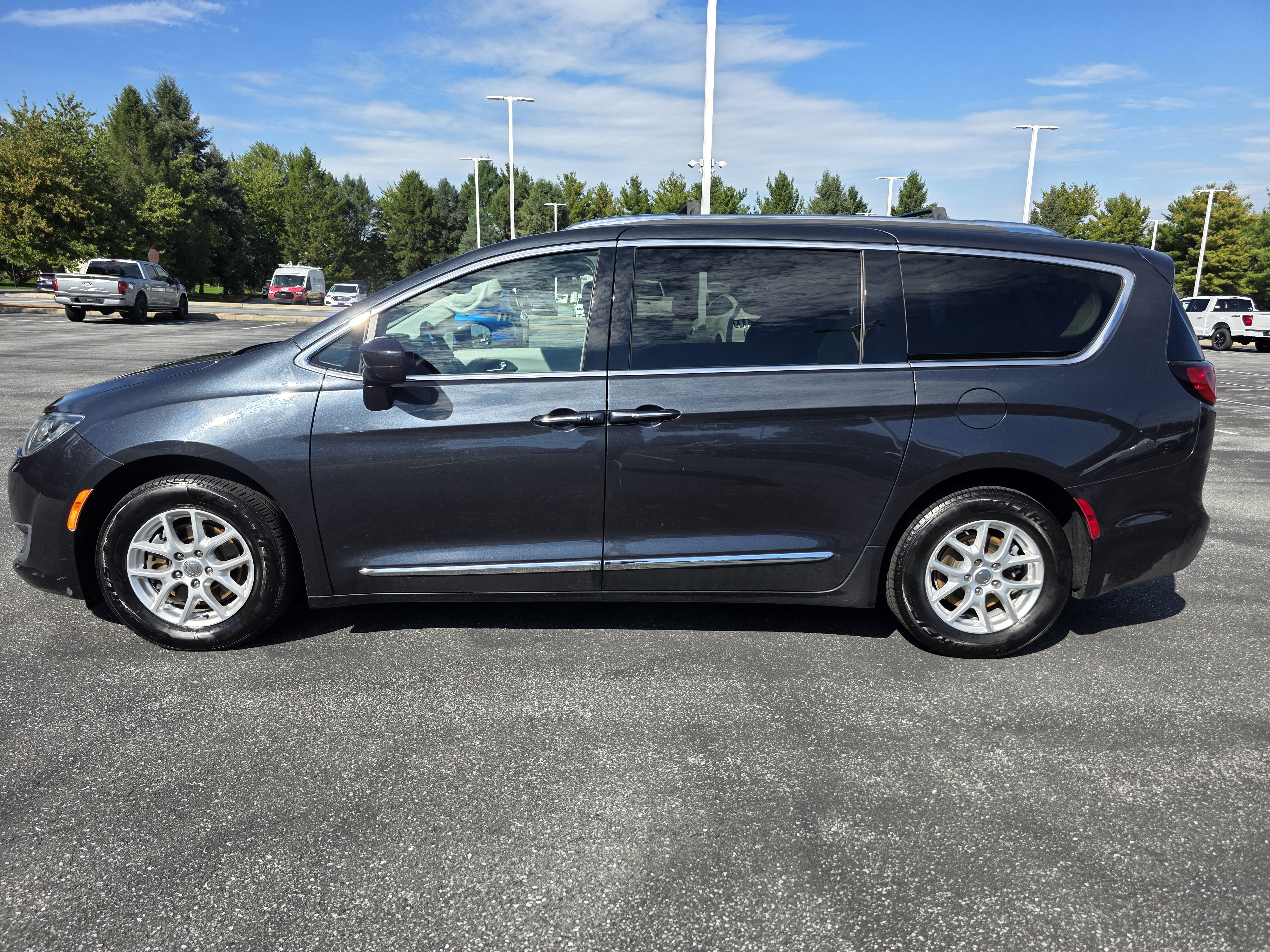 Certified 2020 Chrysler Pacifica Touring L Minivan/Van