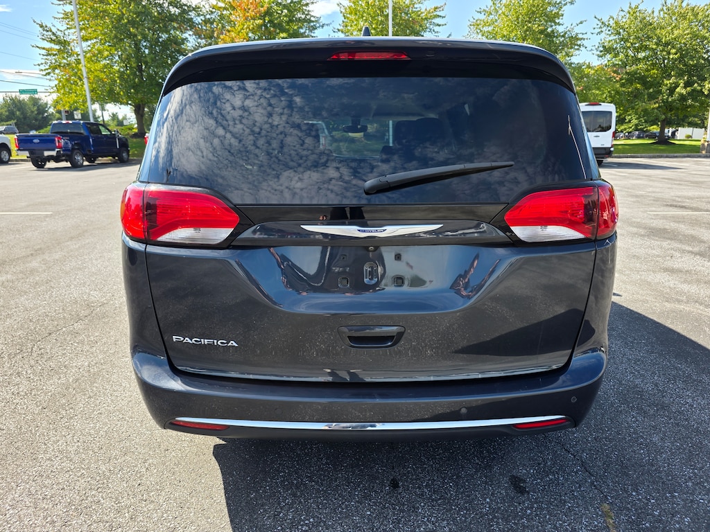 Certified 2020 Chrysler Pacifica Touring L Minivan/Van
