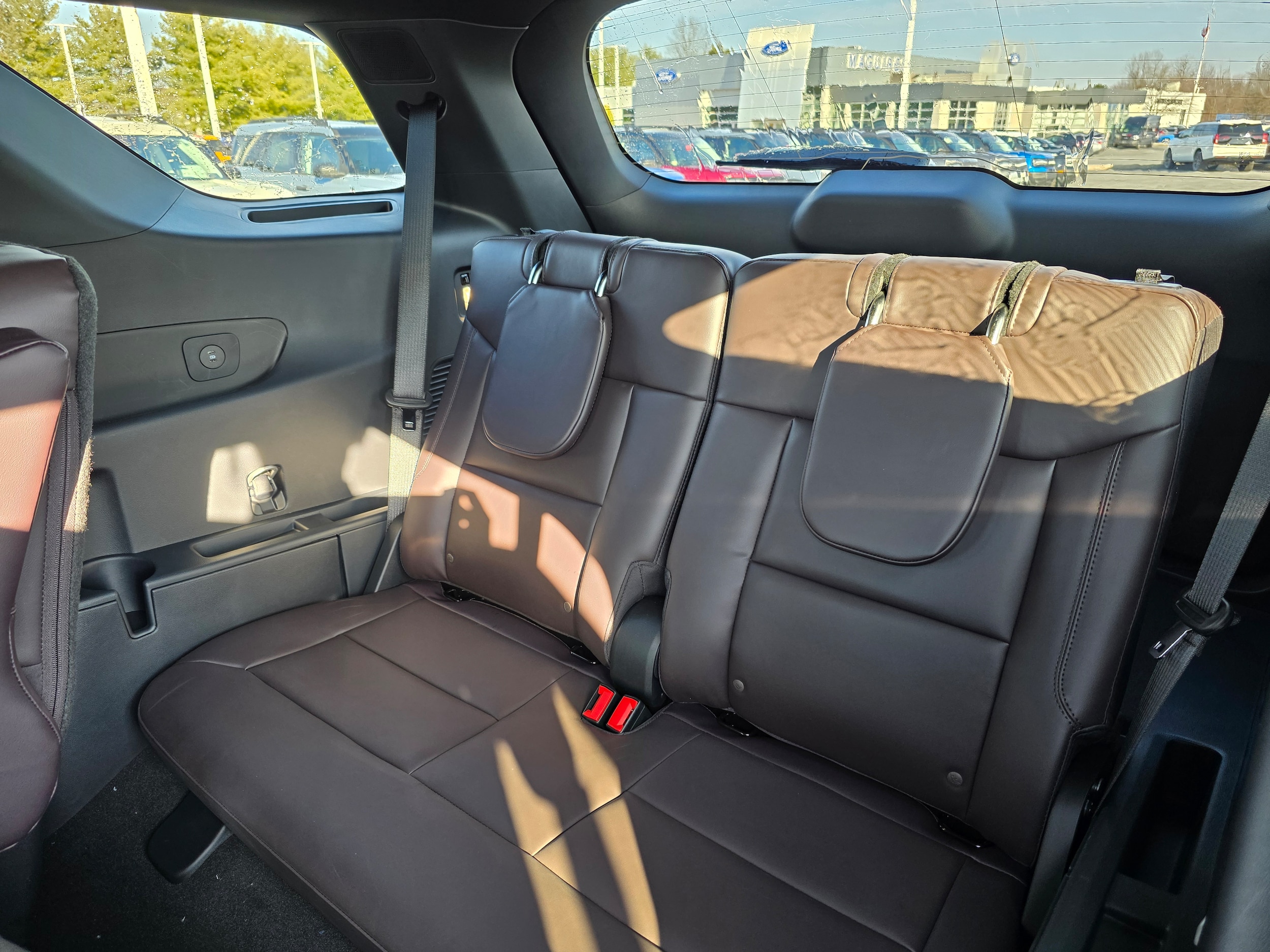 2026 Ford Explorer Platinum - Photo 10
