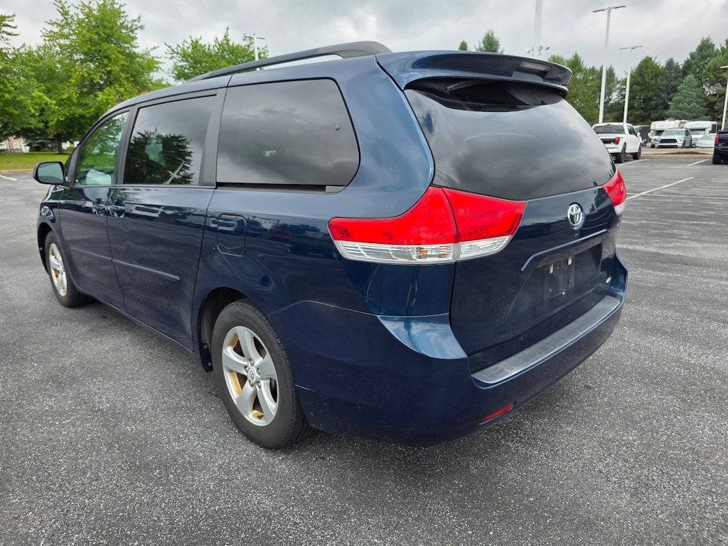 Used 2012 Toyota Sienna LE Minivan/Van