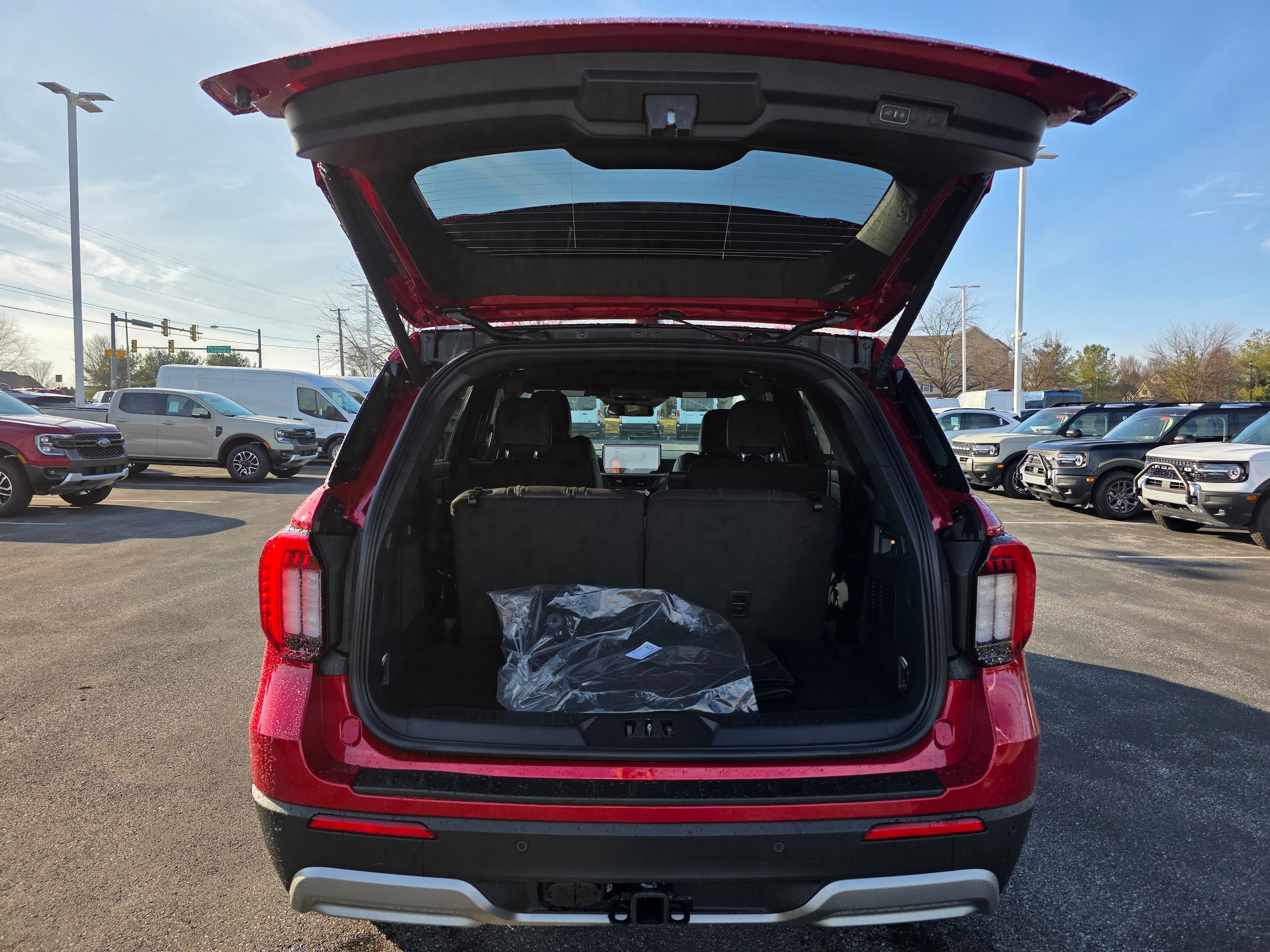 2026 Ford Explorer Platinum - Photo 9