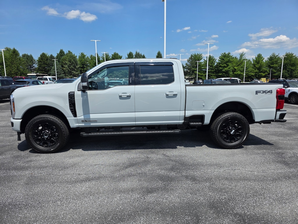 New 2026 Ford F-350 ® Lariat® Truck Crew Cab