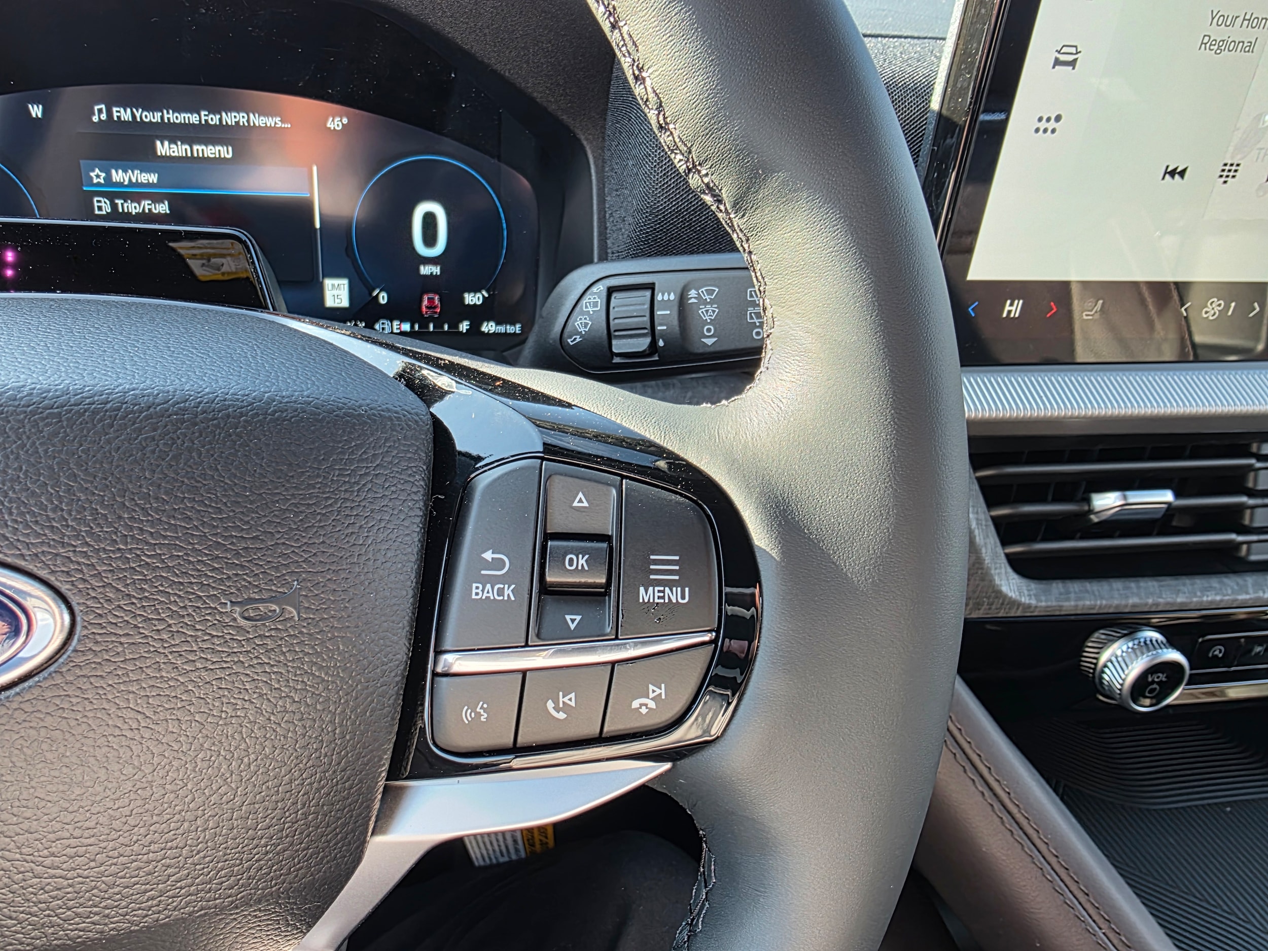 2026 Ford Explorer Platinum - Photo 17
