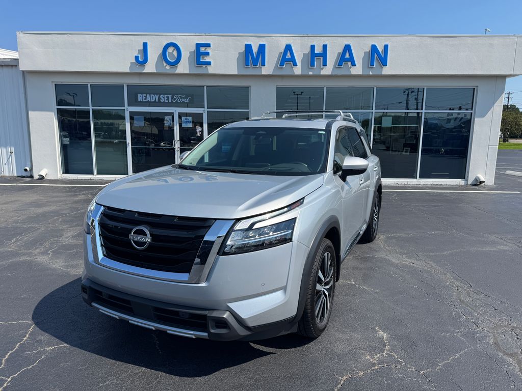 2024 Nissan Pathfinder Platinum