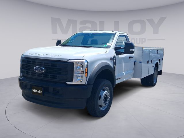 2025 Ford F-600 Super Duty Chassis Cab
