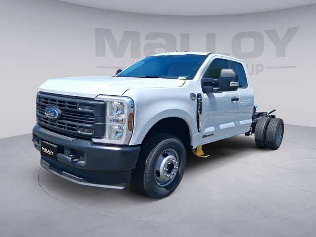 2026 Ford F-350 Super Duty Chassis Cab
