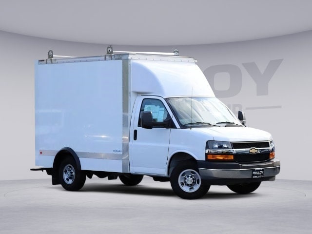 2023 Chevrolet Express Cutaway Base