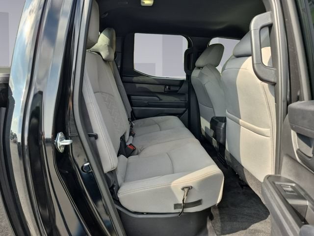 2025 Toyota Tacoma SR5 - Photo 18