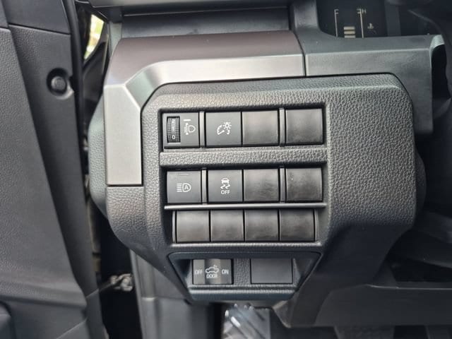 2025 Toyota Tacoma SR5 - Photo 24