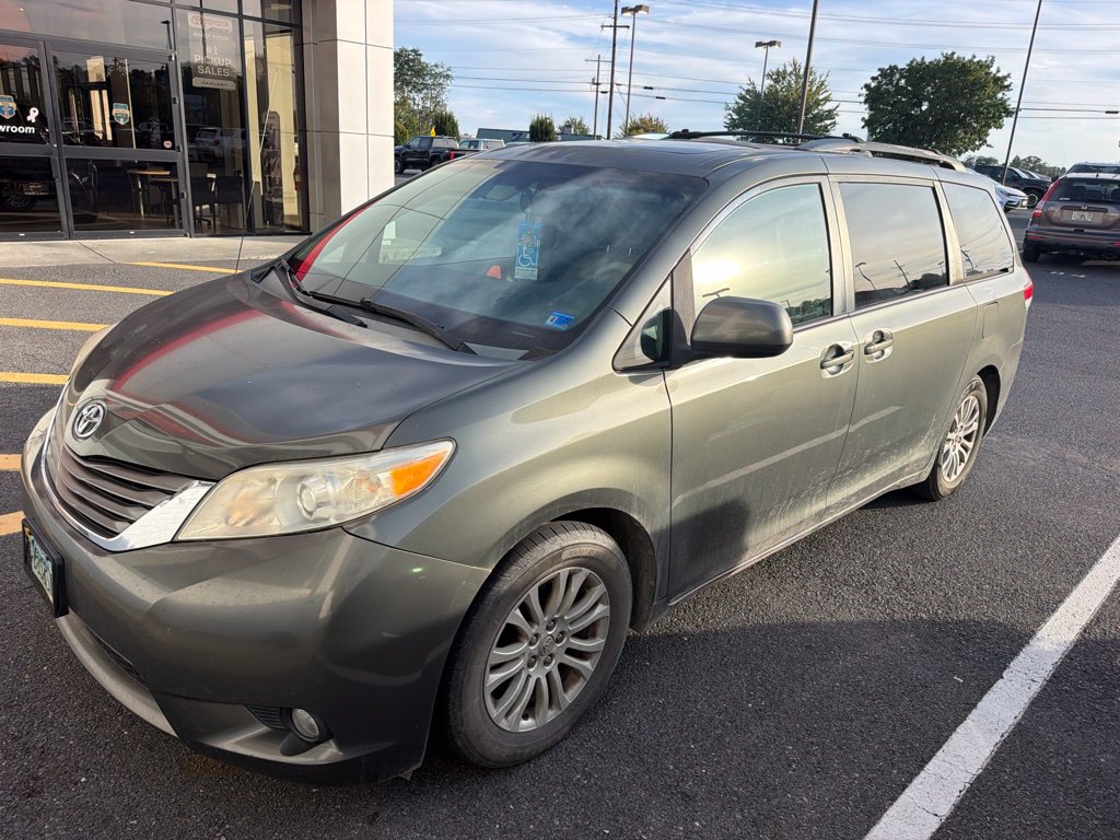2013 Toyota Sienna XLE