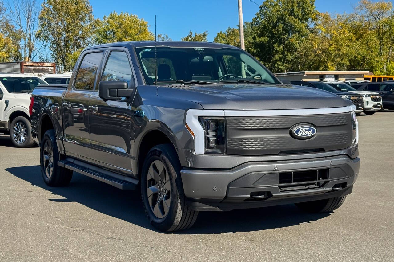 2024 Ford F-150 Lightning Flash