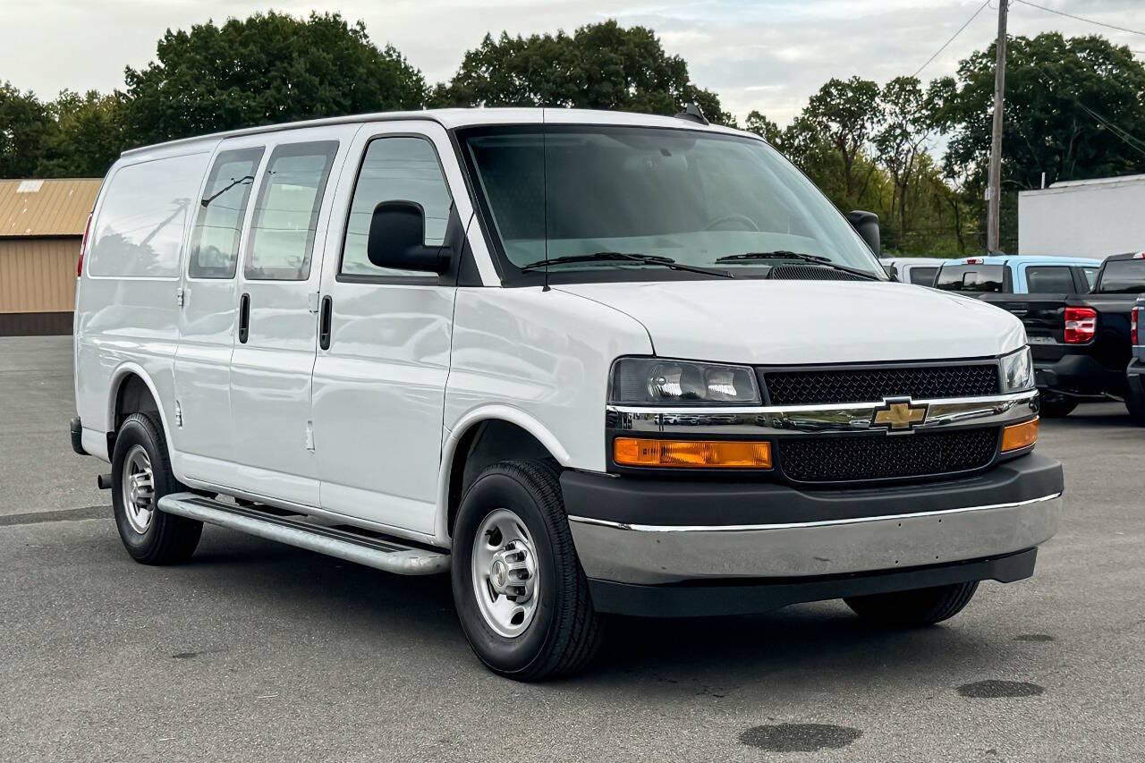 2025 Chevrolet Express Cargo