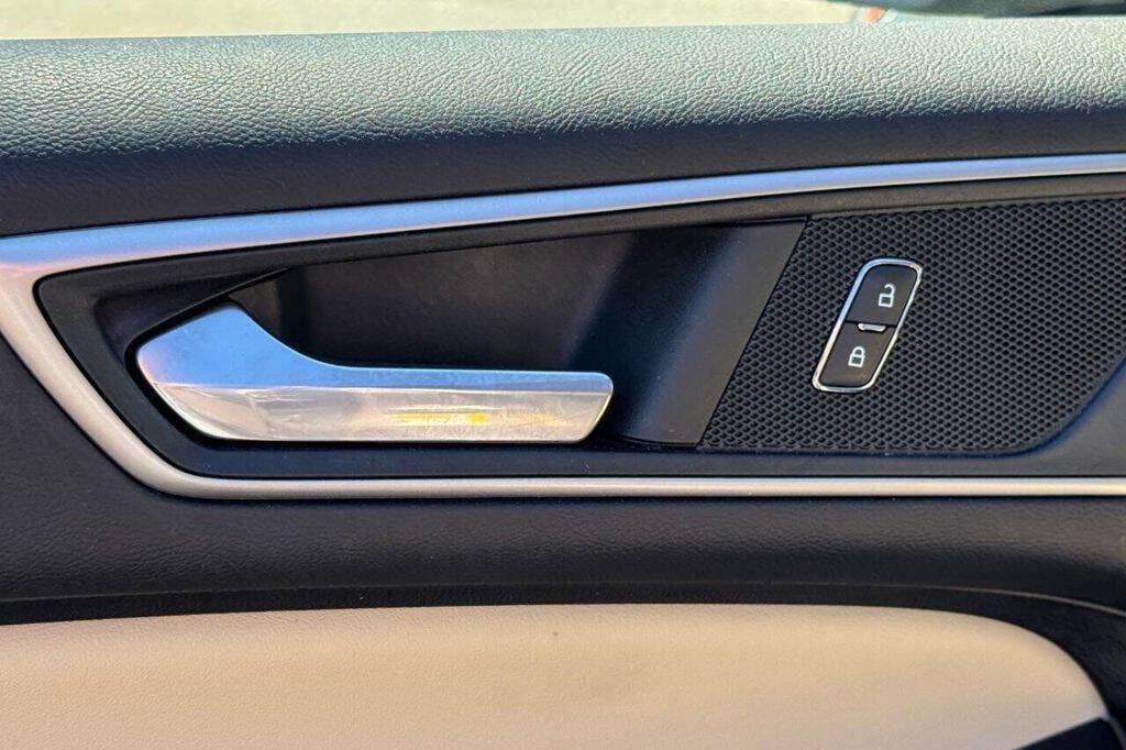 2022 Ford Edge SEL - Photo 18