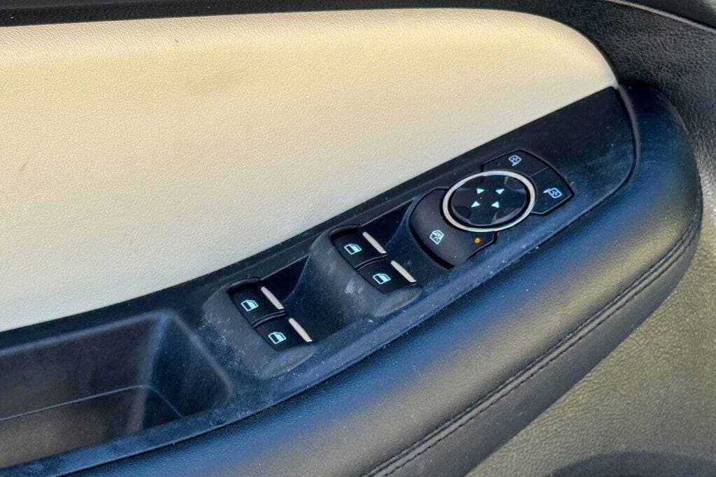 2022 Ford Edge SEL - Photo 19