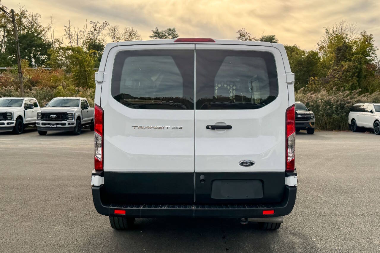 Used 2025 Ford Transit 250 3dr SWB Low Roof Cargo Van Full-Size