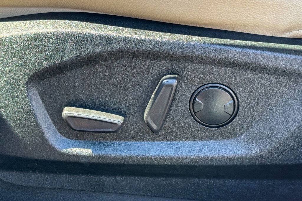 2022 Ford Edge SEL - Photo 17