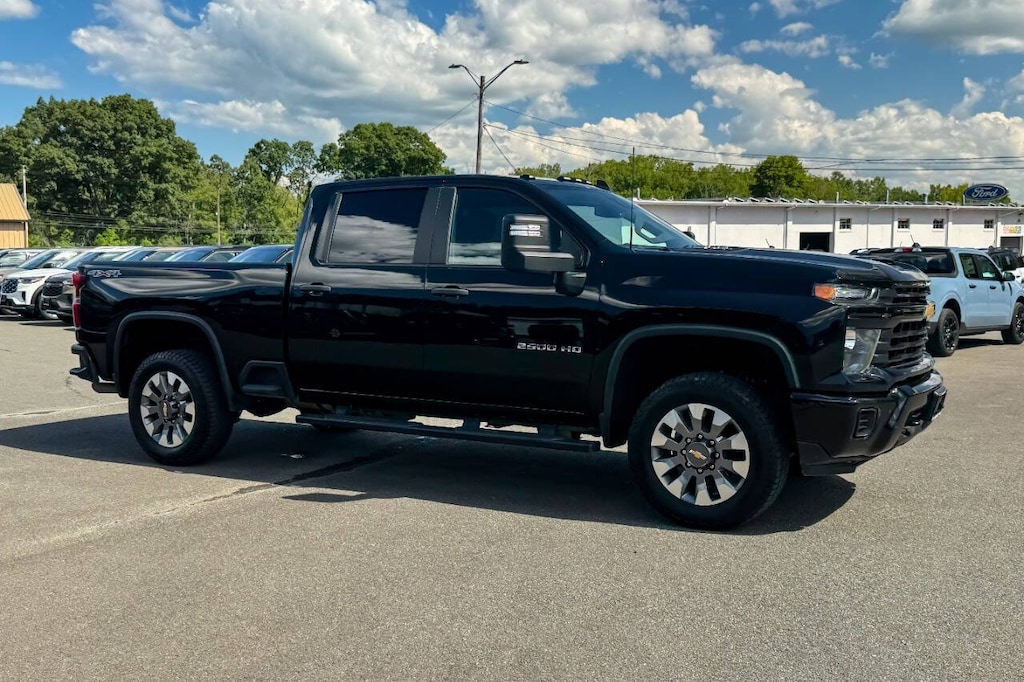Used 2024 Chevrolet Silverado 2500HD Custom 4x4 4dr Crew Cab SB Pickup Truck