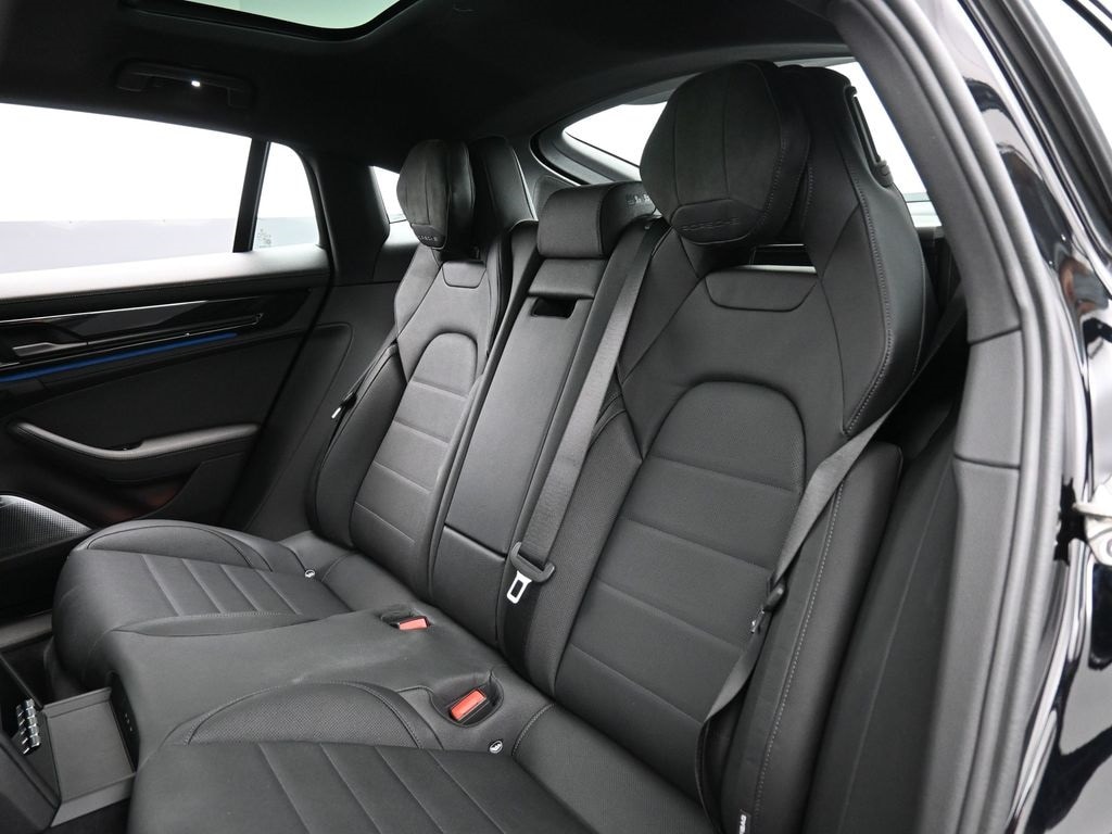 2026 Porsche Panamera 4 E-Hybrid - Photo 24