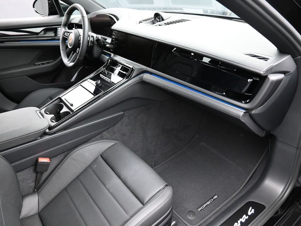 2026 Porsche Panamera 4 E-Hybrid - Photo 32
