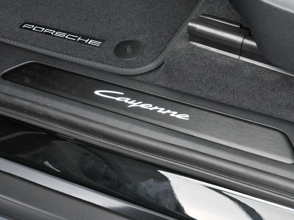2026 Porsche Cayenne Coupe E-Hybrid - Photo 15