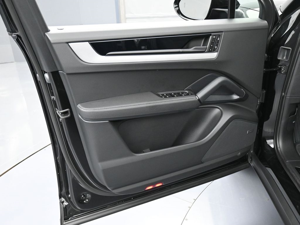 2026 Porsche Cayenne Coupe E-Hybrid - Photo 14