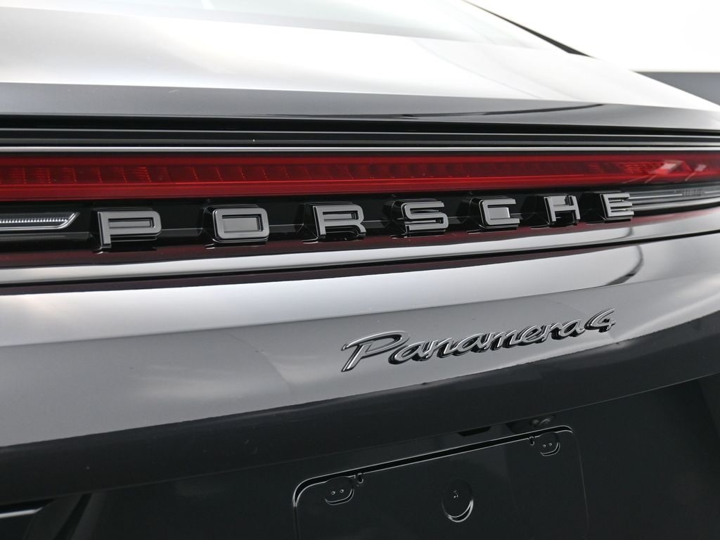2026 Porsche Panamera 4 E-Hybrid - Photo 13