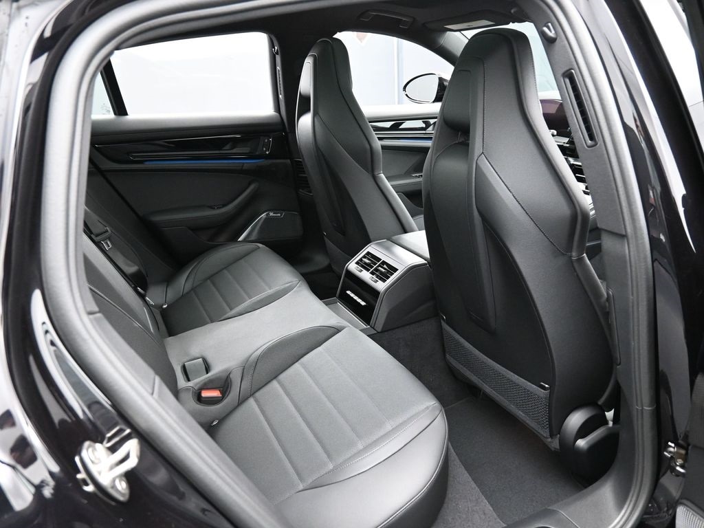 2026 Porsche Panamera 4 E-Hybrid - Photo 28
