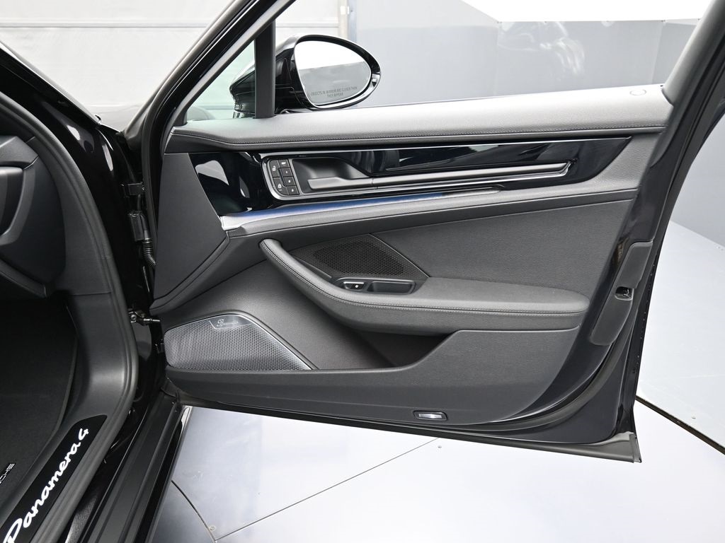 2026 Porsche Panamera 4 E-Hybrid - Photo 29