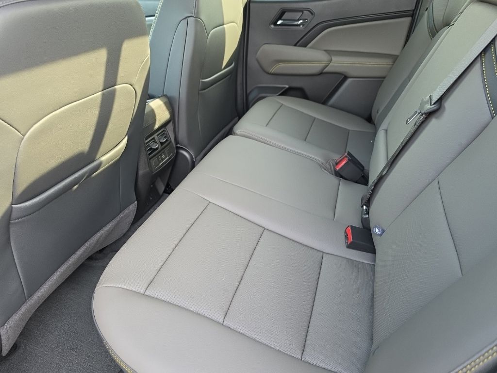 2026 Chevrolet Colorado ZR2 - Photo 11