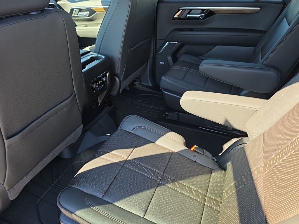 2026 Chevrolet Suburban High Country - Photo 22